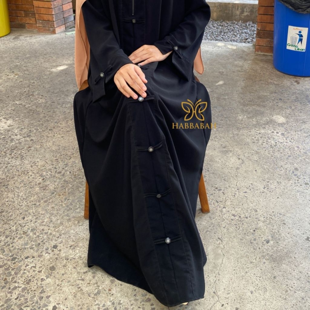 Habbabah Ameera Abaya Premium Hitam Elegant Muslimah Kekinian Busui Friendly Size S XXL