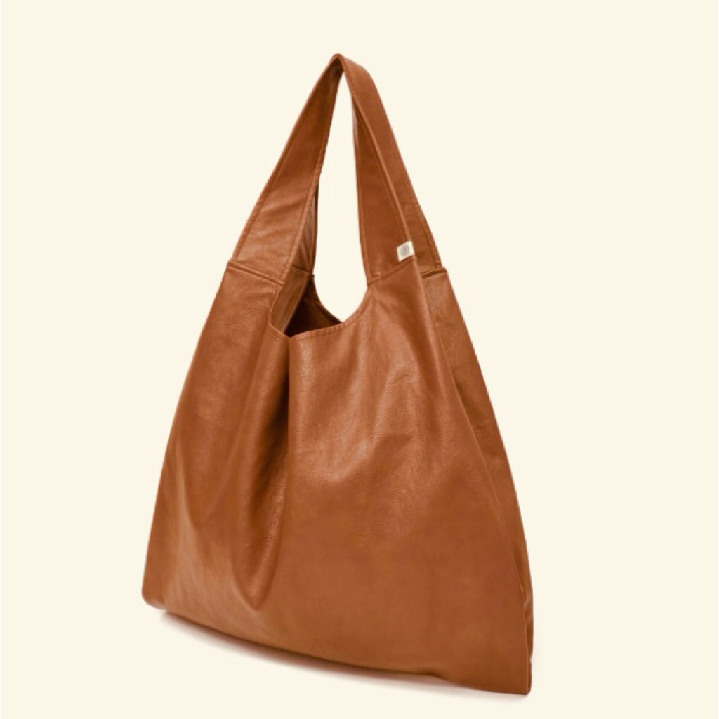 Depound pera hobo mirror bag (NEW & NO BOX)