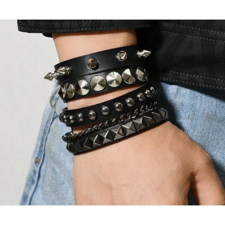 1 set Gelang gaul punk retro gelang kulit tali duri gaya punk TTN075