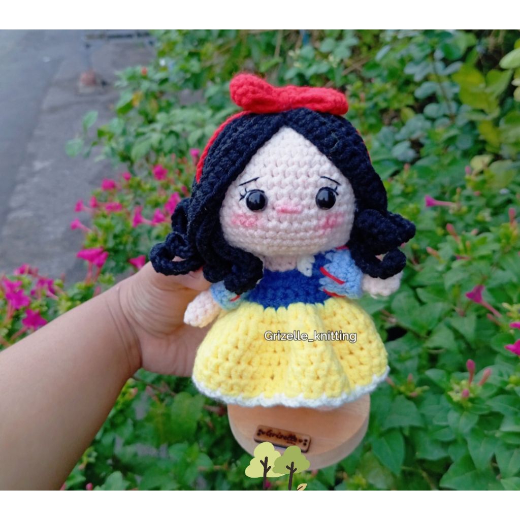 snow white amigurumi boneka rajut