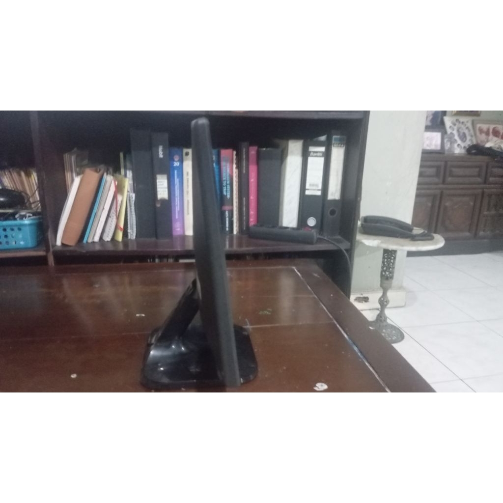 Monitor LG 22M47VQ second