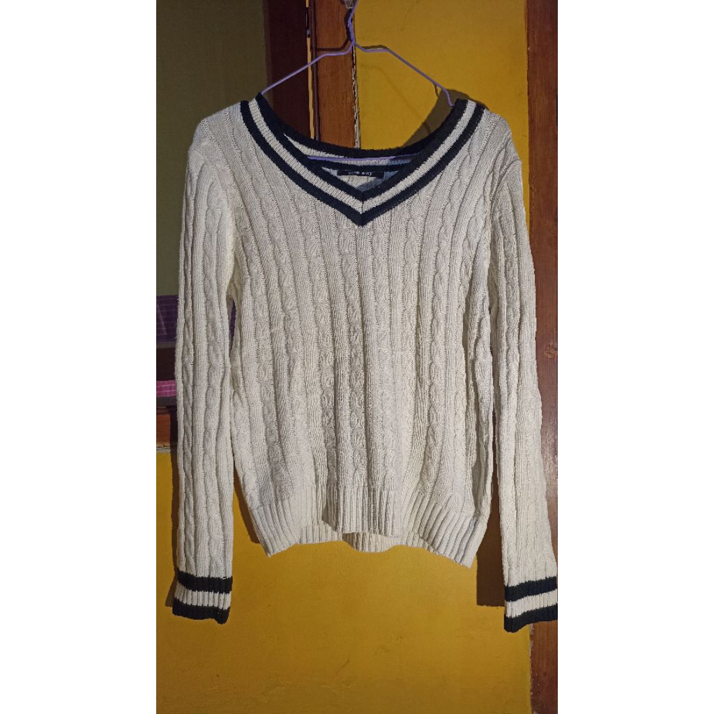 sweater rajut academia
