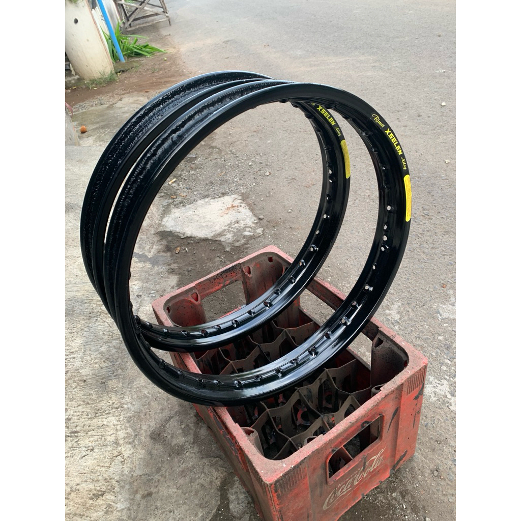 Did/ahm 17 san VELG PELEK DID HM  Suzuki   cat hitam dan Crom BESI UKURAN 17*160,140,185,215,250ORIG