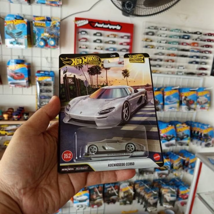 HOTWHEELS PREMIUM KOENIGSEGG CC850 SERIES BOULEVARD