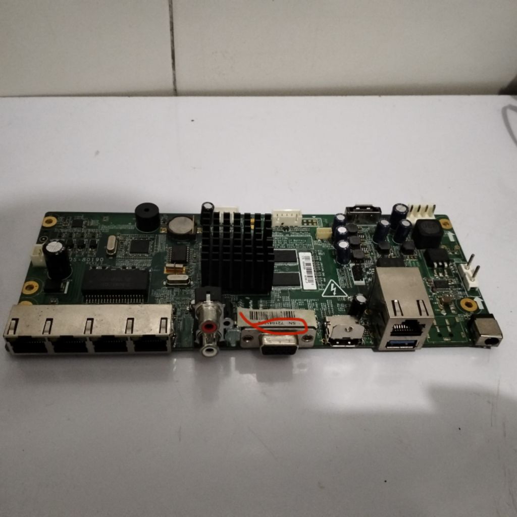 SPAREPART NVR HIKVISION 4CH TIPE DS-7604NI-E1/4P