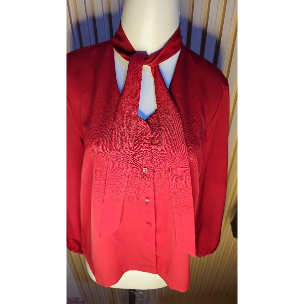 Preloved Blouse Merah (Brand Executive)