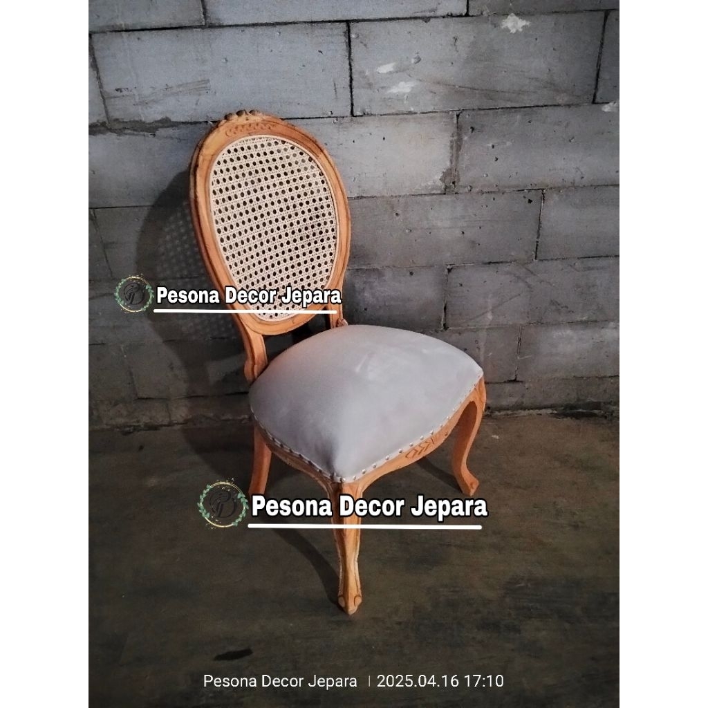 Kursi pelaminan rotan / Kursi besan rotan / Kursi pendamping pelaminan.
