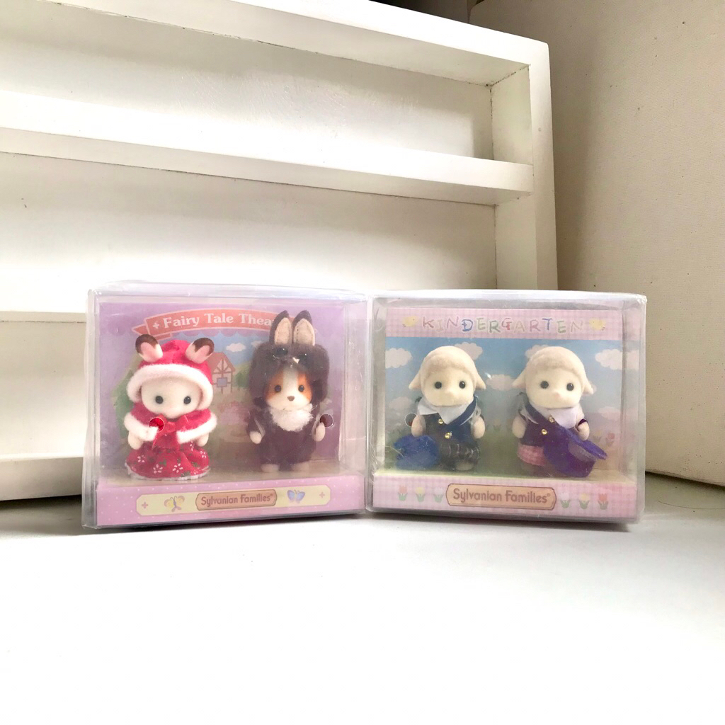 Sylvanian Kindergarden Uniform + Theater Rare