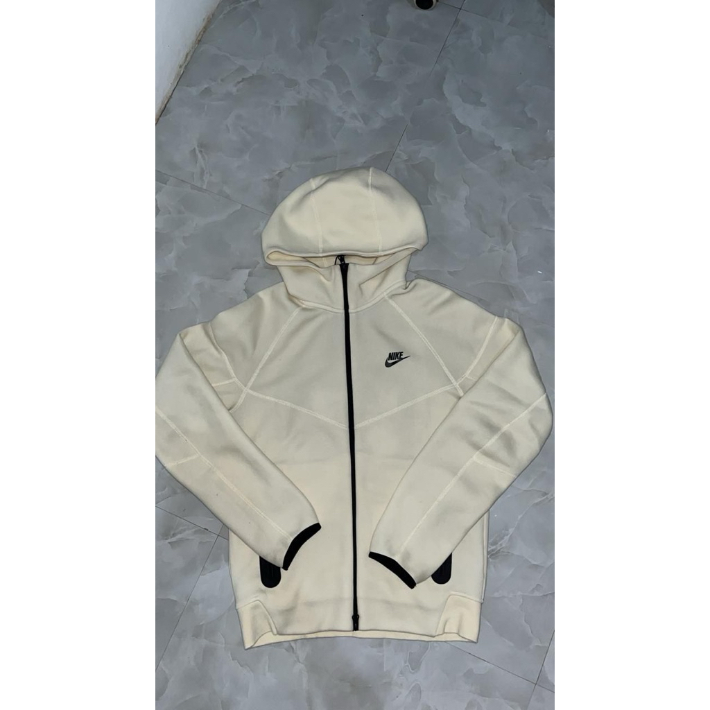 nike tech fleece hoodie 2023 warna cream size S fit M