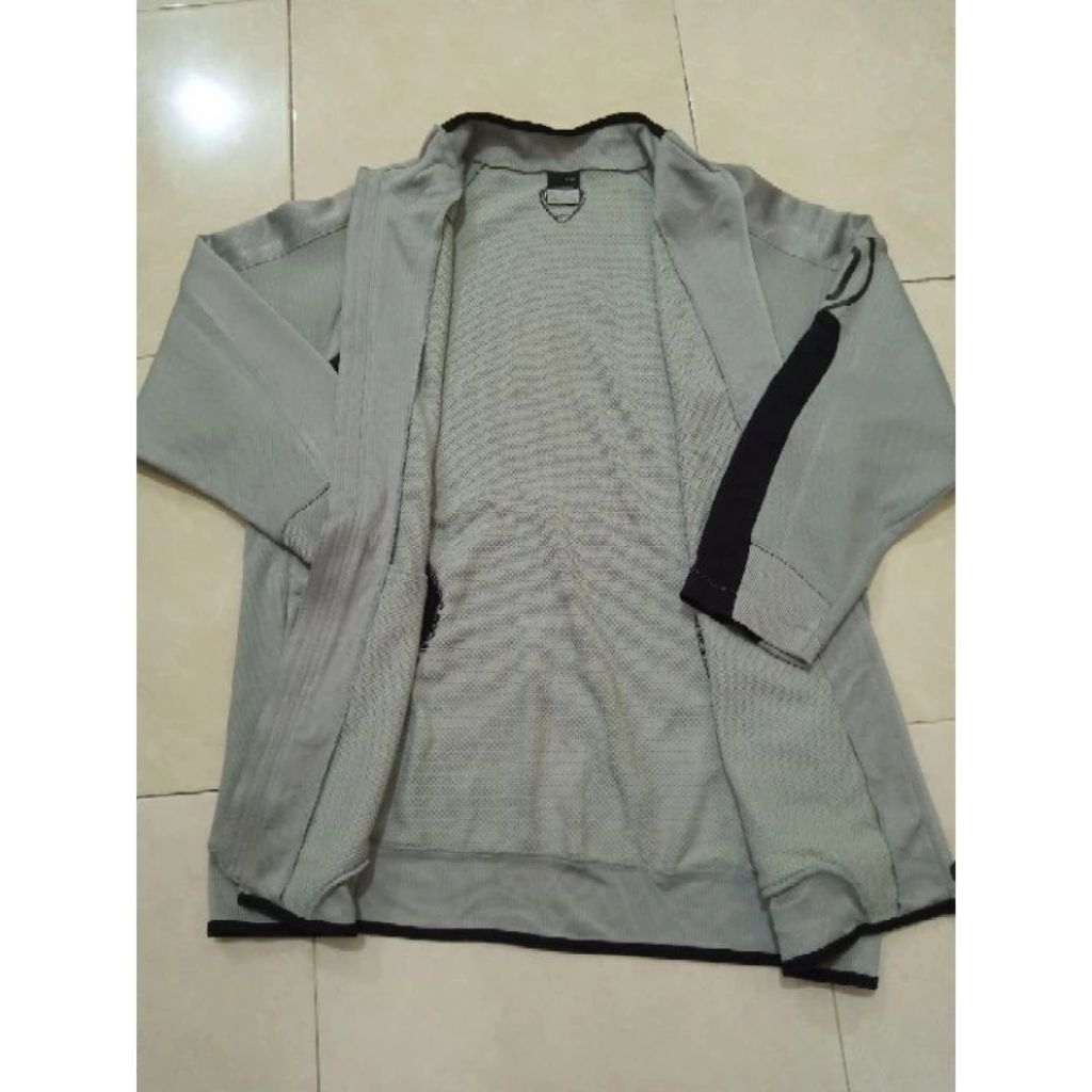tracktop preloved