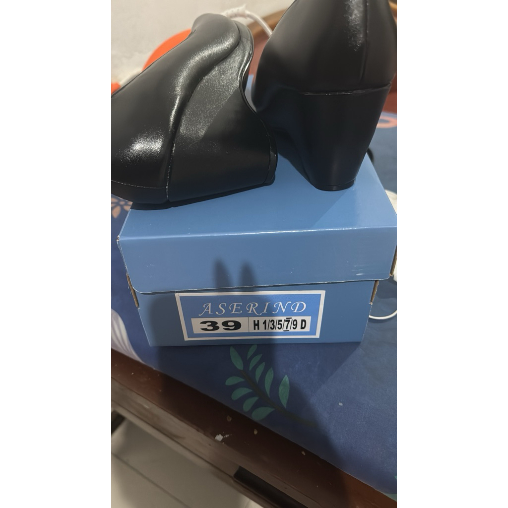 Sepatu Jalasenastri