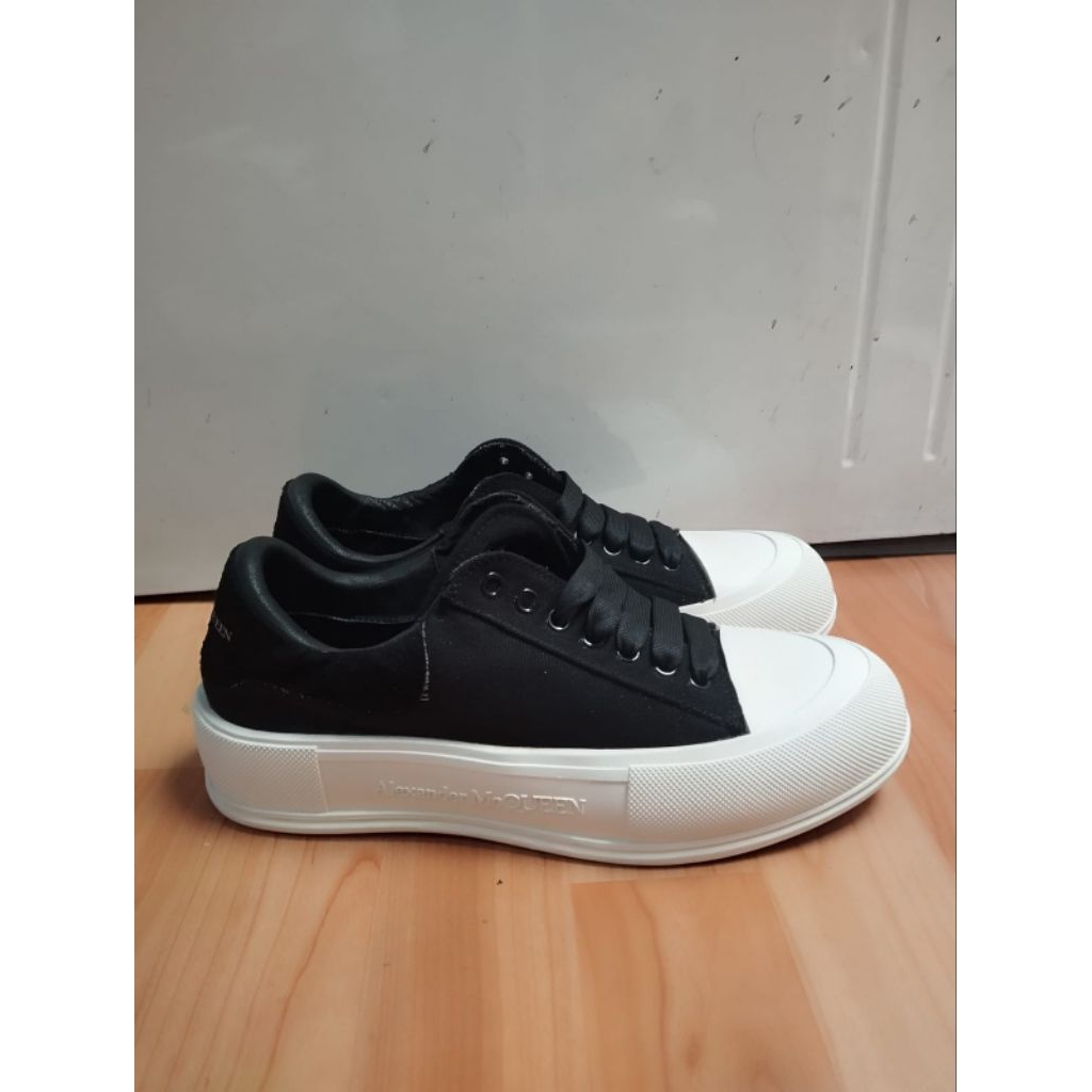 SEPATU SNEAKERS CASUAL ALEXANDER McQueen BLACK SIZE 41 BEKAS PRELOVED