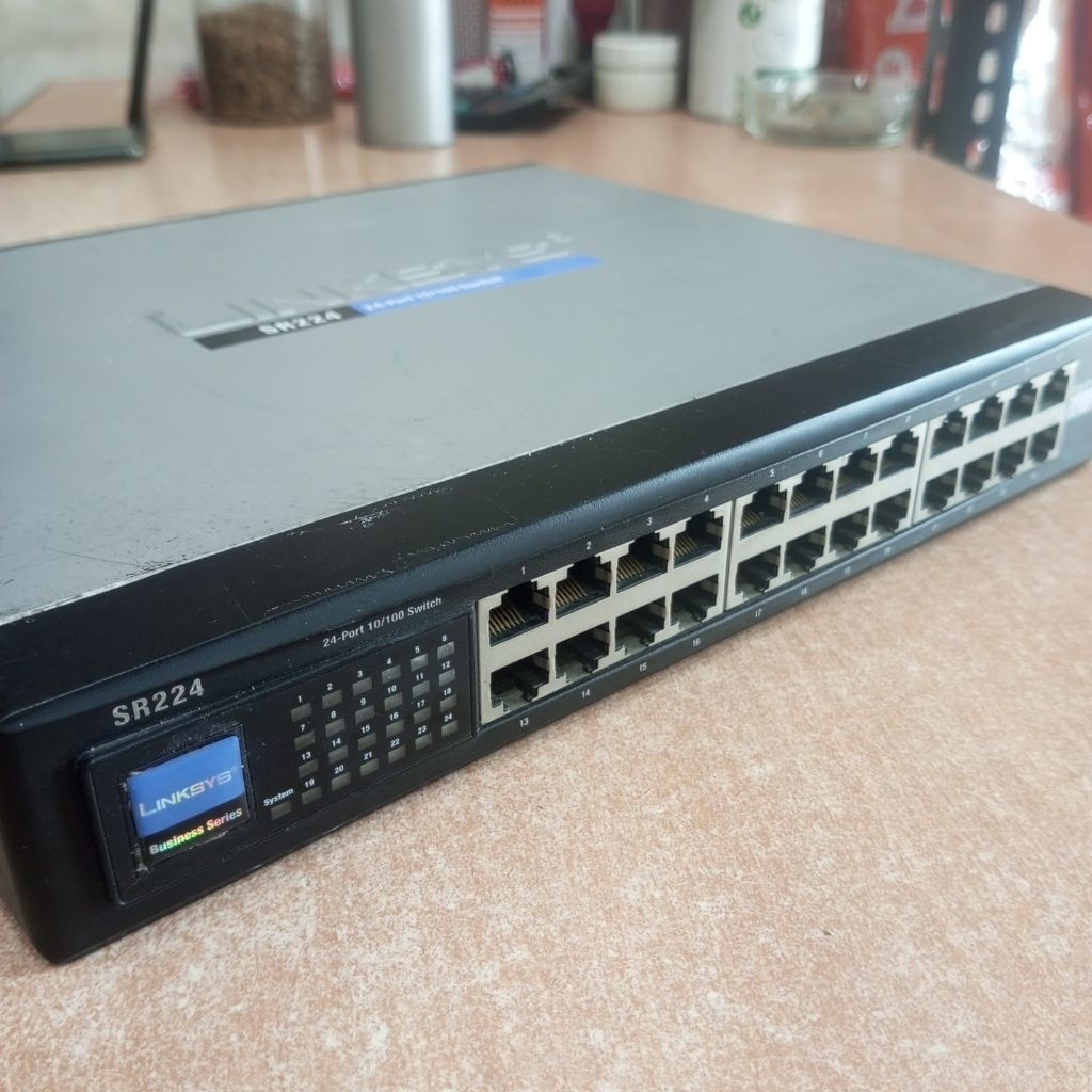 SWITCH LINKSYS SR224 24-PORT 10/100 SWITCH BUSINESS SERIES (BEKAS SEMUA PORT BERFUNGSI)