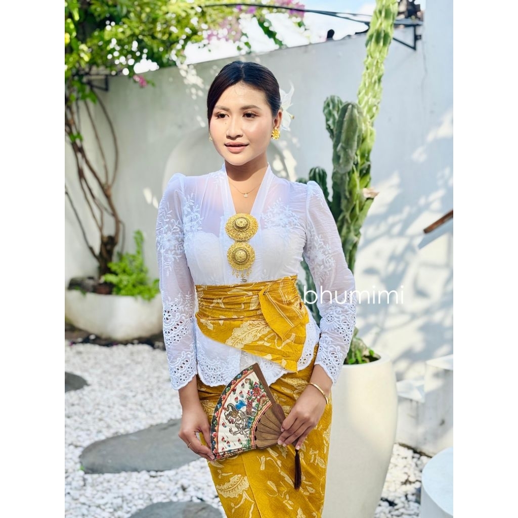 Kebaya Sutra Tessa / Kebaya Sutra