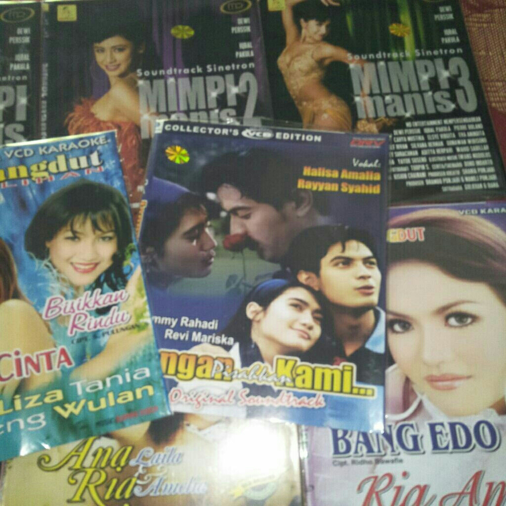 OBRAL VCD KARAOKE MIMPI MANIS 1,2,3 VCD KARAOKE DANGDUT MINANG RIA AMELIA DLL (TOTAL 8 VCD)