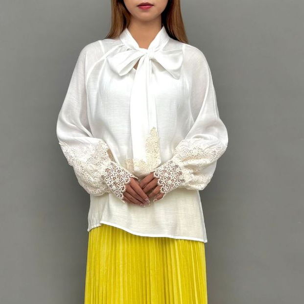 Magnolia Collection Atasan Wanita Blouse Pita Lengan Brokat Putih