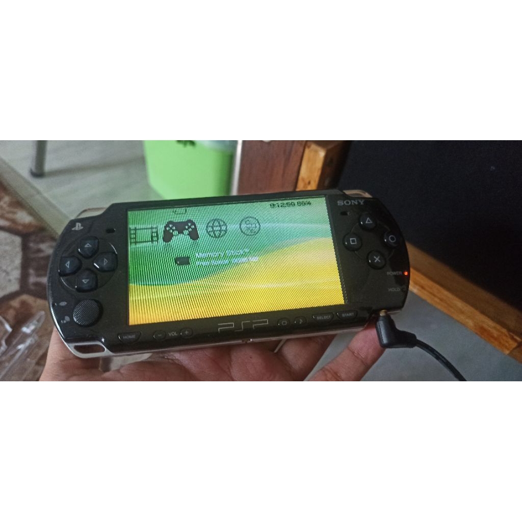 console game Sony PSP 2000 bekas