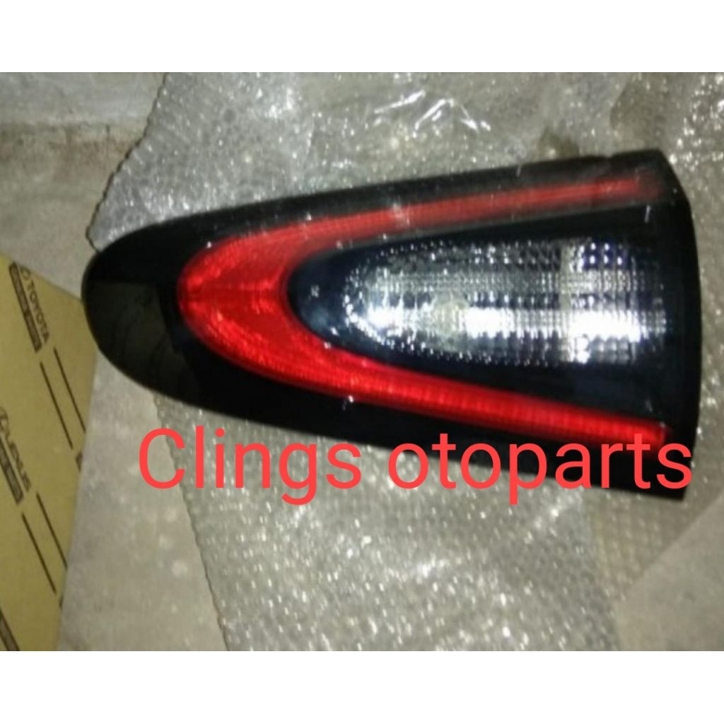 Lampu bagasi Reflektor bagasi toyota Sienta type Q original