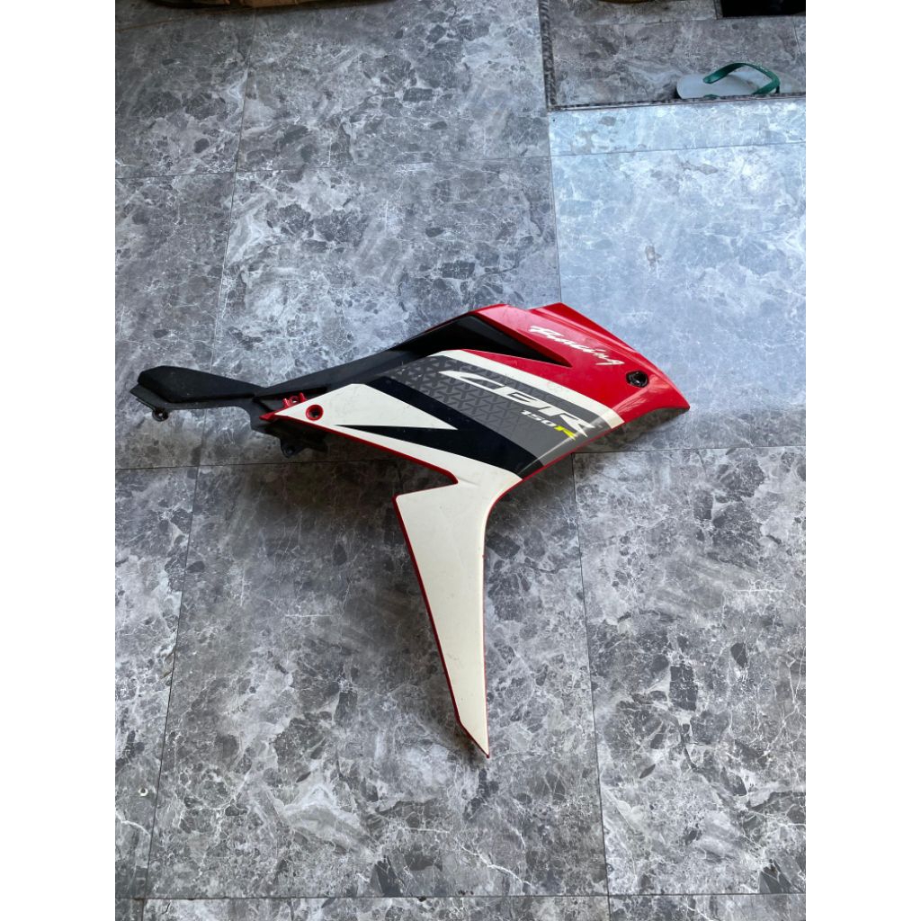 fairing kanan cbr150r facelift