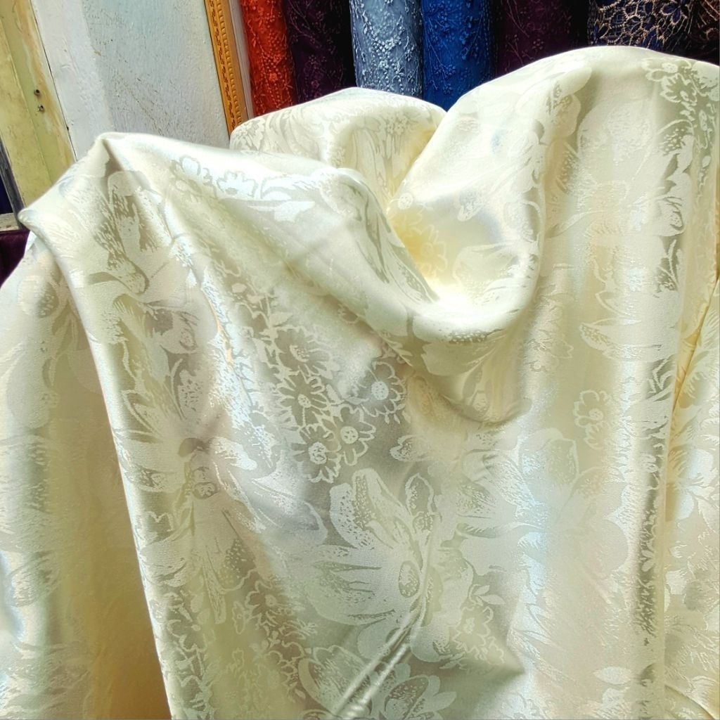 (COD)-Kain bahan armani jaguard silk halus lembut premium / Kain armani jaguard silk original