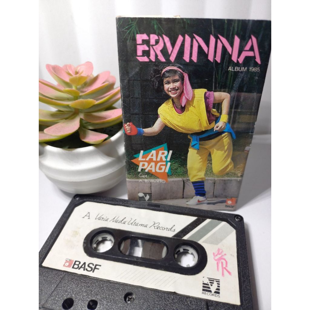 Kaset Pita Ervinna - Lari Pagi