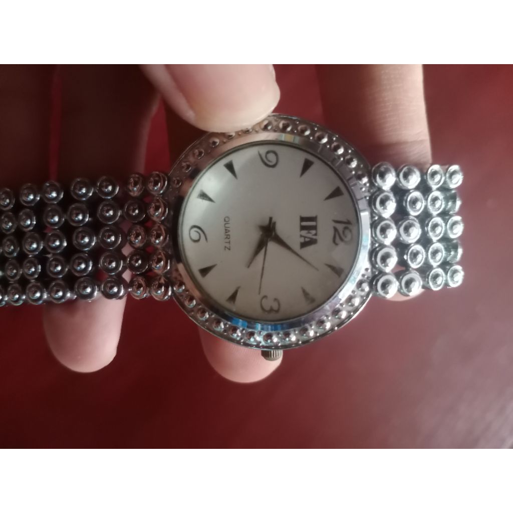 Jam tangan IFA