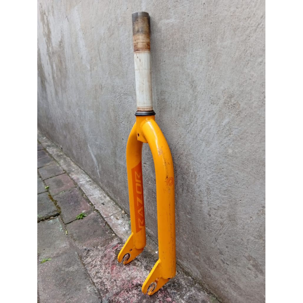 fork BMX Polygon razor