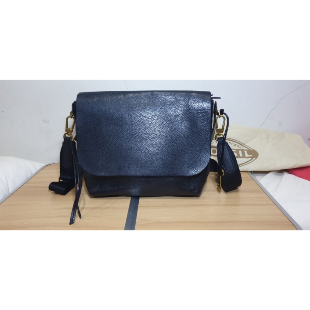 Tas Fossil Maya Crossbody Warna Hitam - Second Like New