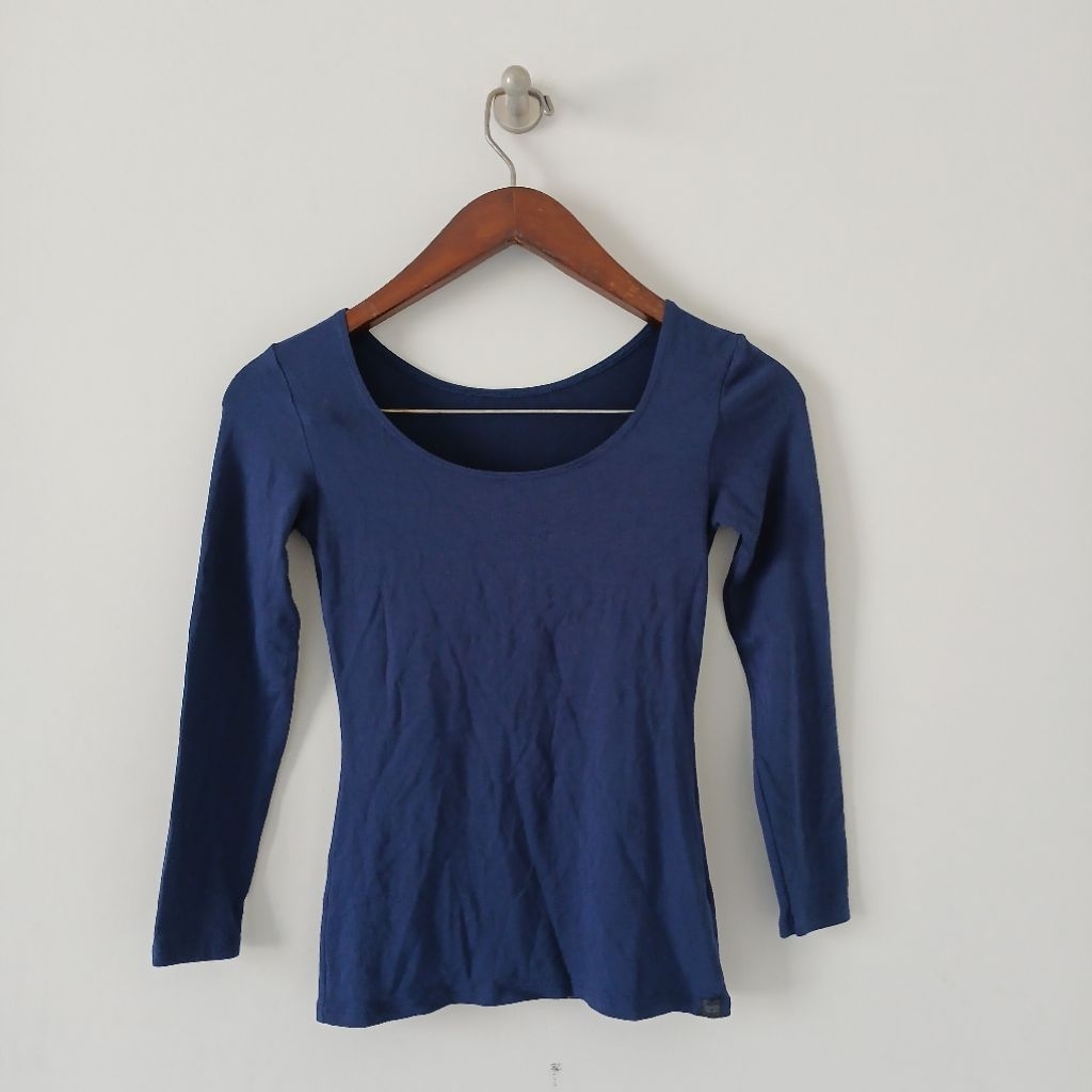 Preloved Uniqlo Heattech Extra Warm Top