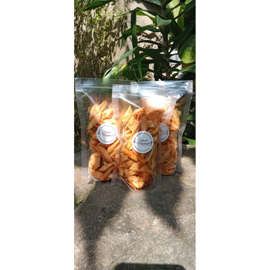 Lumpia Kering 50 gr dengan banyak varian rasa