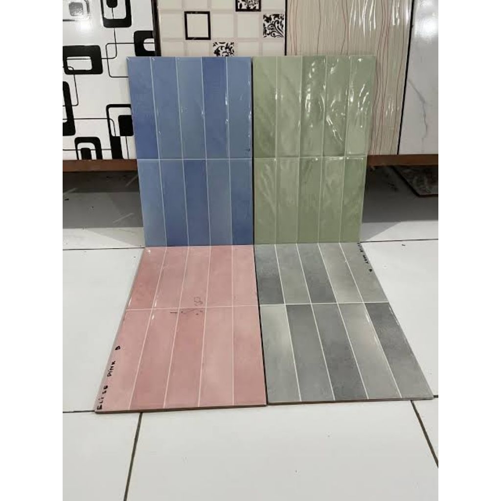Keramik 25x40 Glossy Embossed Motif Precut Kitkat Mozaik