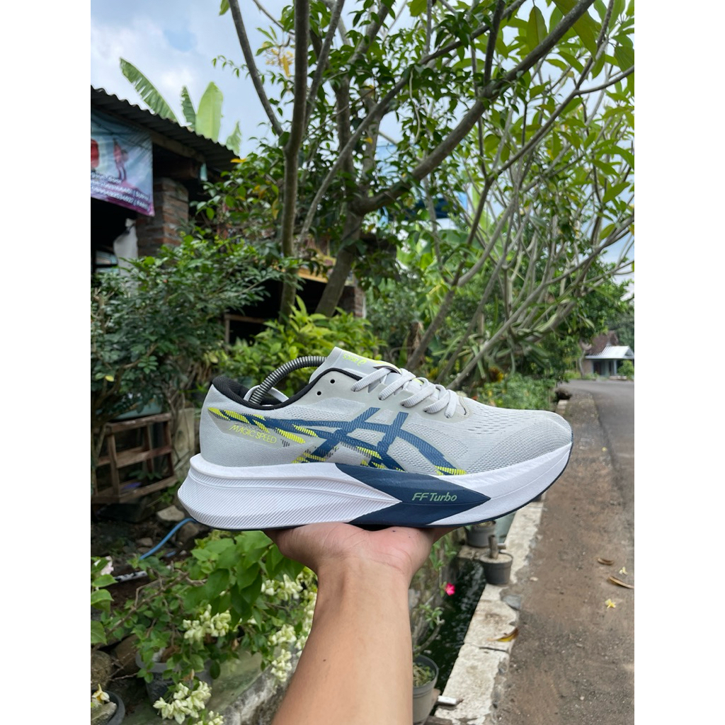 Asics Magic Speed