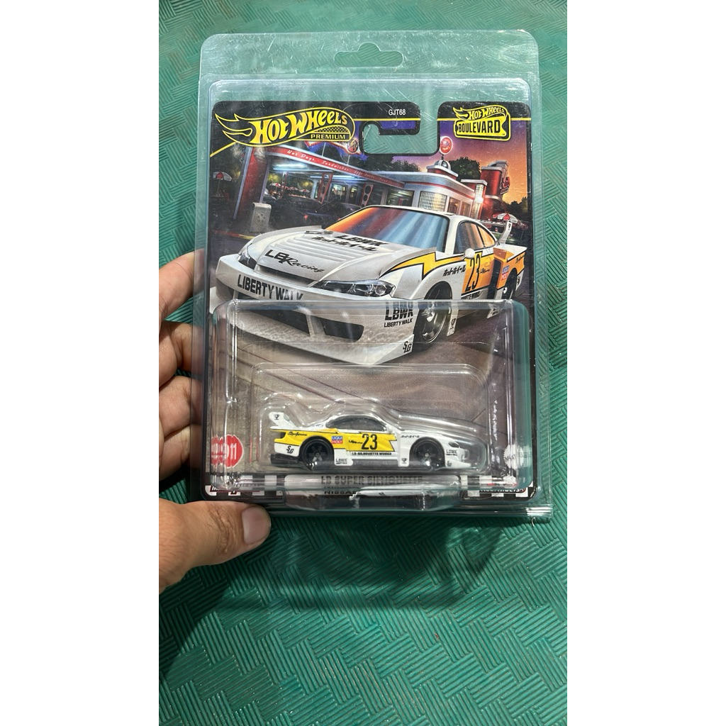 hotweels premium Nissan Silvia s15 LBWK putih MULUS (STIKER JEPANG )
