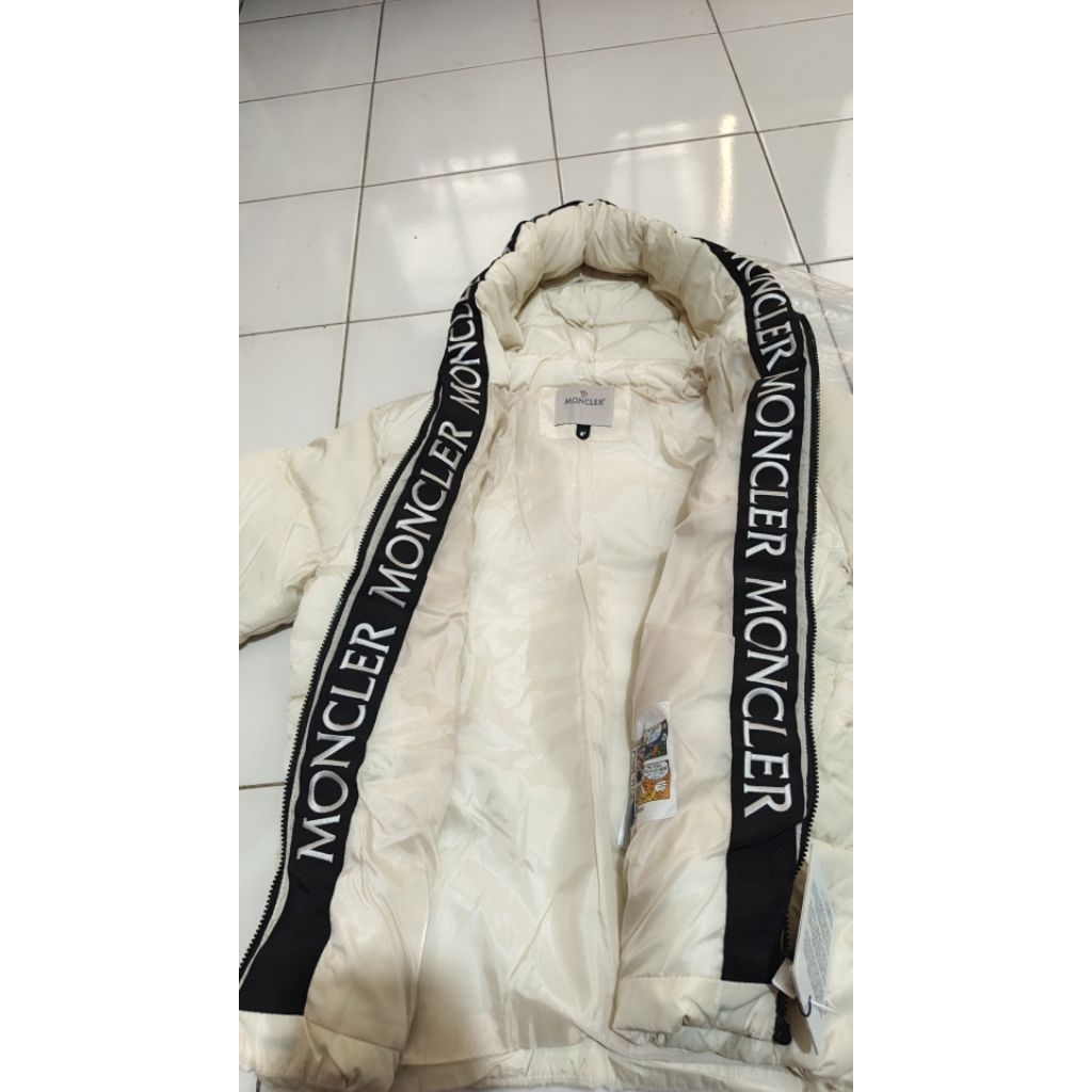 Moncler Montcla Short Down Jacket