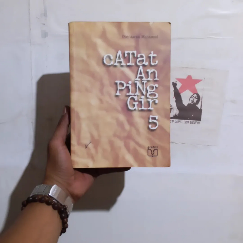 Sajak-sajak Lengkap 1961-2001 Goenawan Mohamad Catatan Pinggir | TOKOH + POKOK | Kata, Waktu | Tuhan