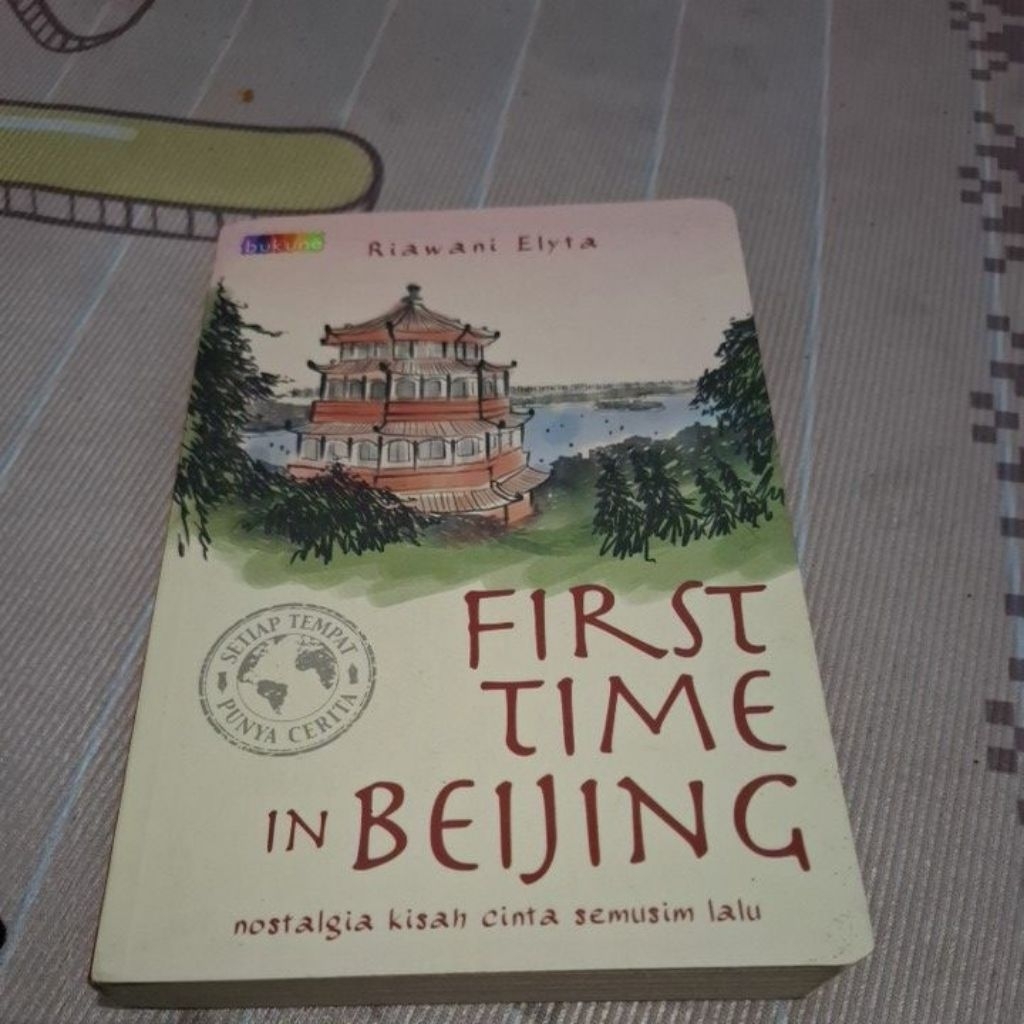 Novel"setiap tempat punya cerita" by Riawani Elyta