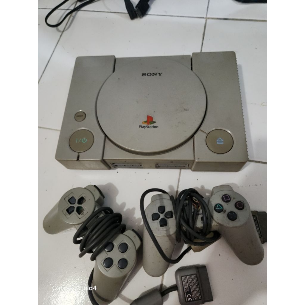 bismillah jual ps x /ps 1 fat kndsi nyala tmpil di tv optik rusak nggak bisa stik ada juga rusak