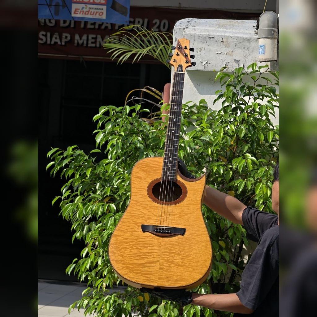 SANGAT LANGKA COLLECTOR ITEM SAMICK JTR NELLY CRLY 50 CE - NATURAL SATINALL SOLID ACOUSTIC ELECTRIC 