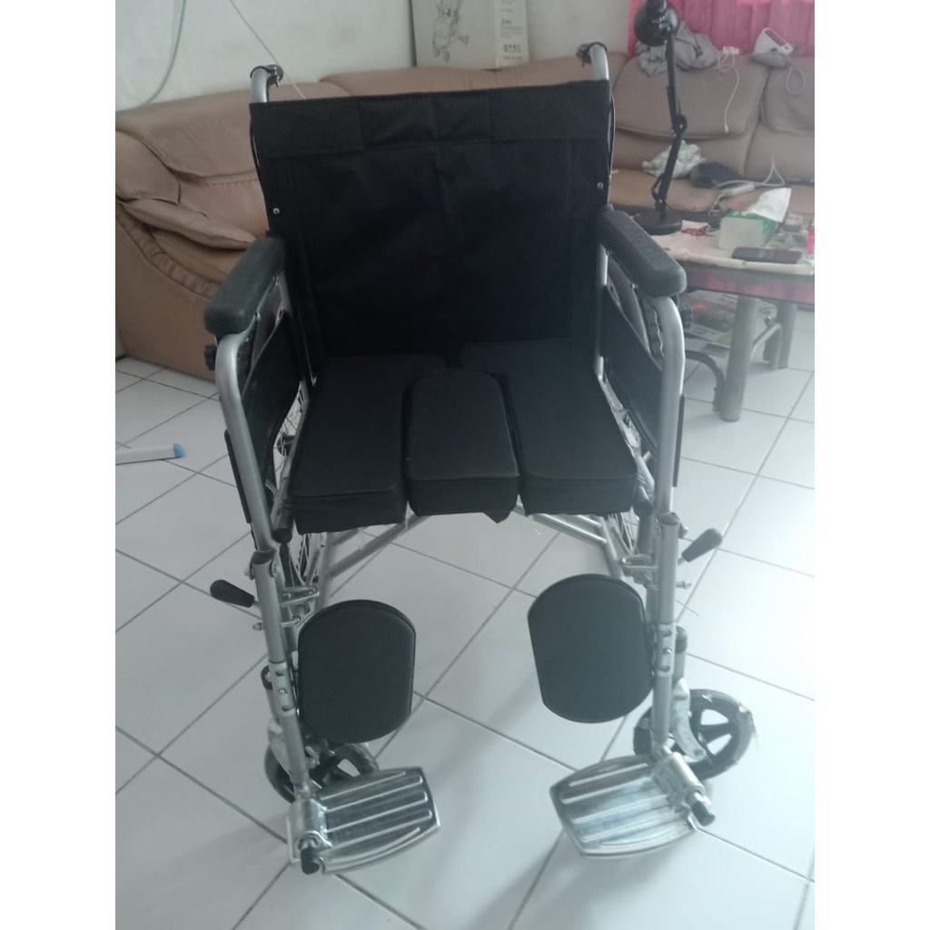 Kursi Roda lipat Kursi roda Medis Bekas