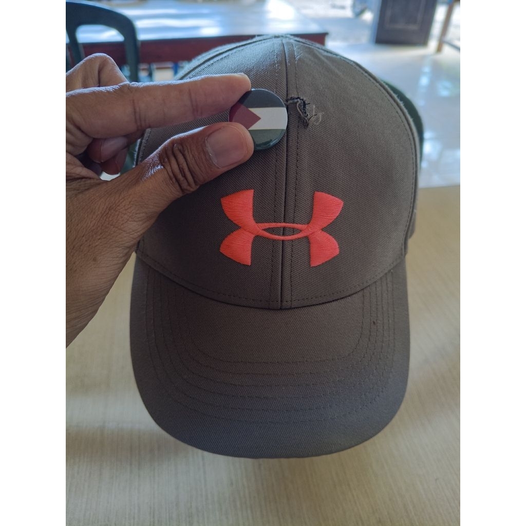 Topi Under Armour