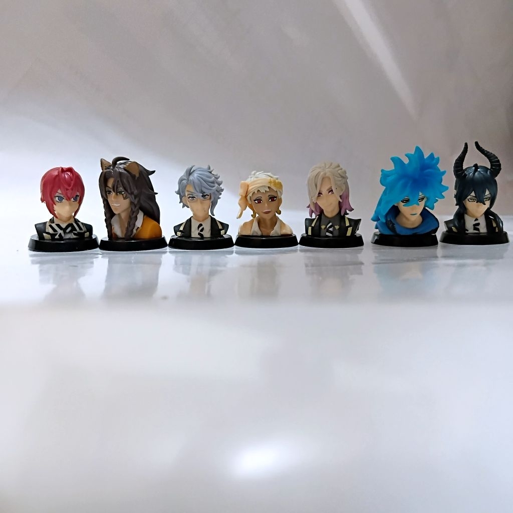 official Twisted wonderland mini figure head