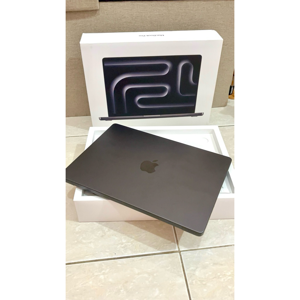 seken like new Macbook Pro M4 Pro (12c CPU, 16c GPU) 14 Inch RAM 24GB SSD 512GB, Origin Korea