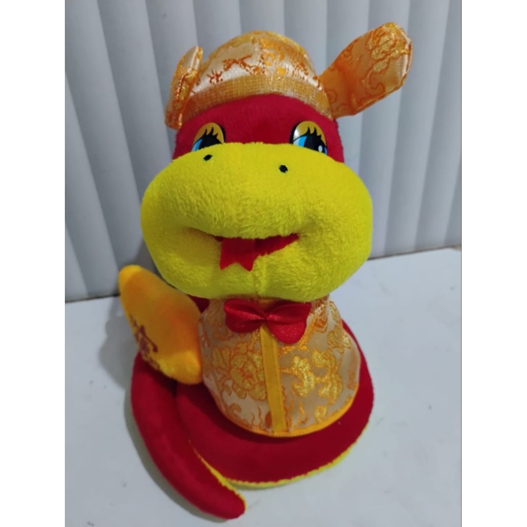 boneka plush shio ular edisi Imlek (Tahun Baru Cina)
