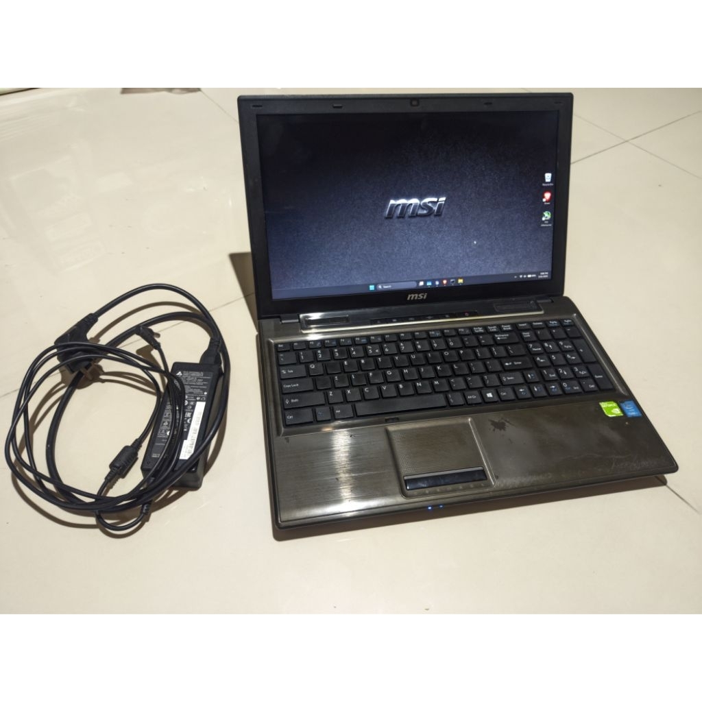 MSI CX61 16/256 i7 4712mq Nvidia 940M Laptop Gaming