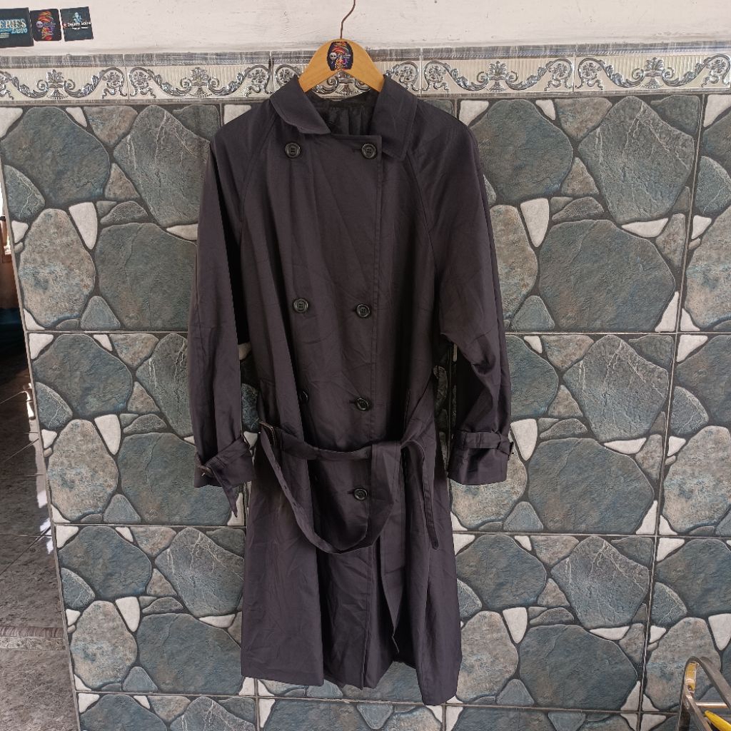 winter coat uniqlo hitam pekat like new ( sz L/XL perhatikan pxl)