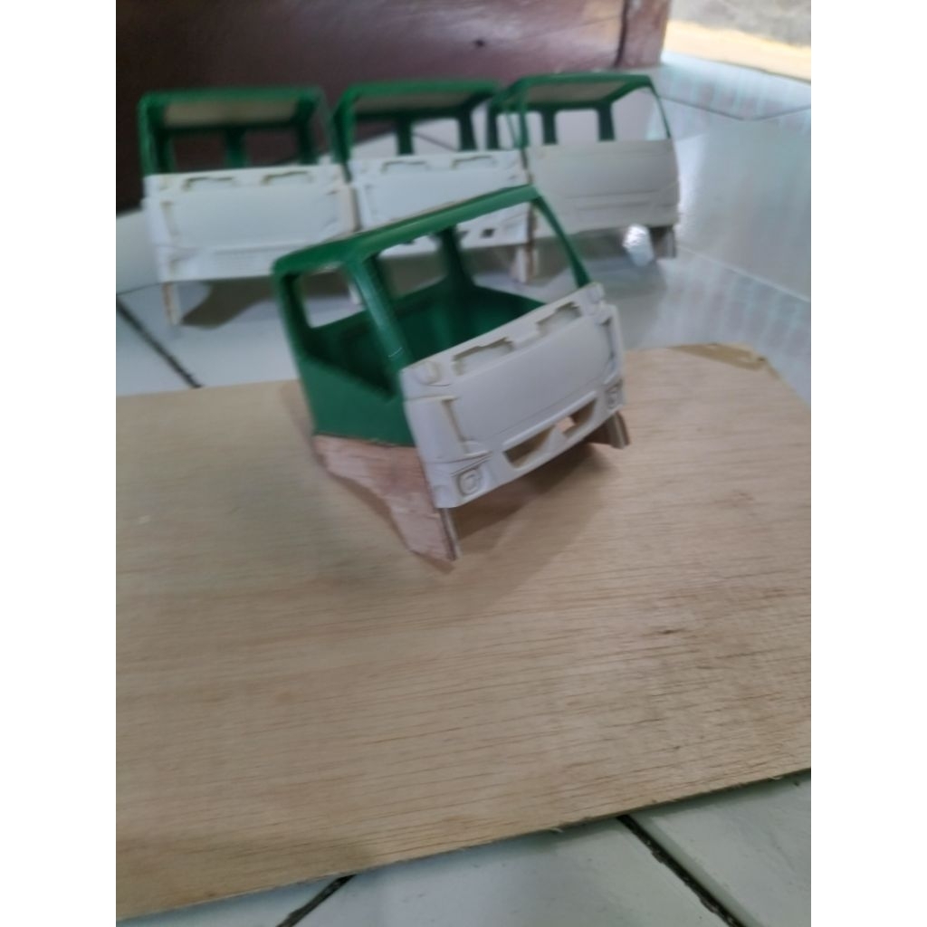 KABIN RAKITAN MINIATUR TRUK PLASTIK FACE CANTER BILED GRIL BOLONG