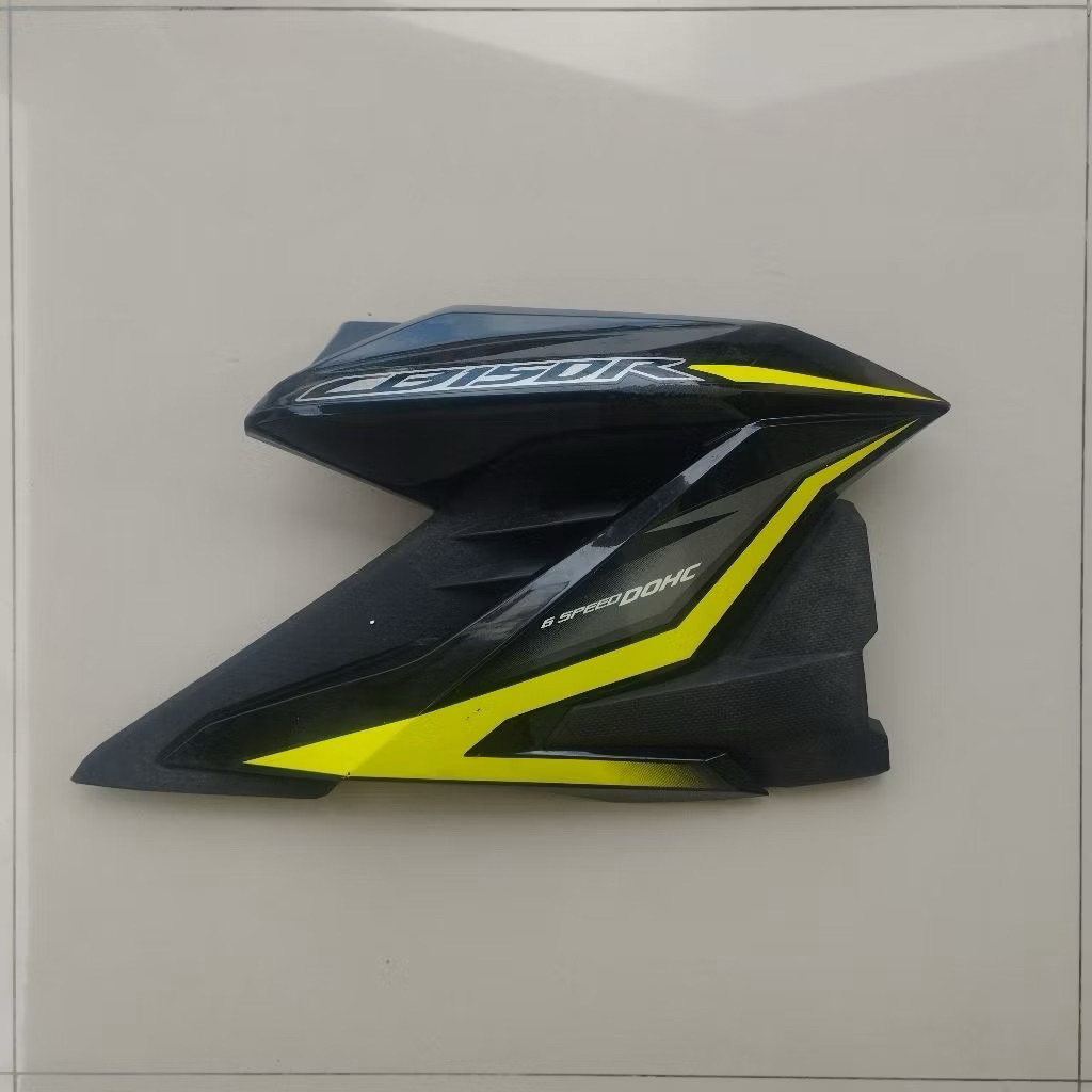 Cover Sayap Tangki Sebelah Kanan CB 150 R Streetfire Original copotan motor