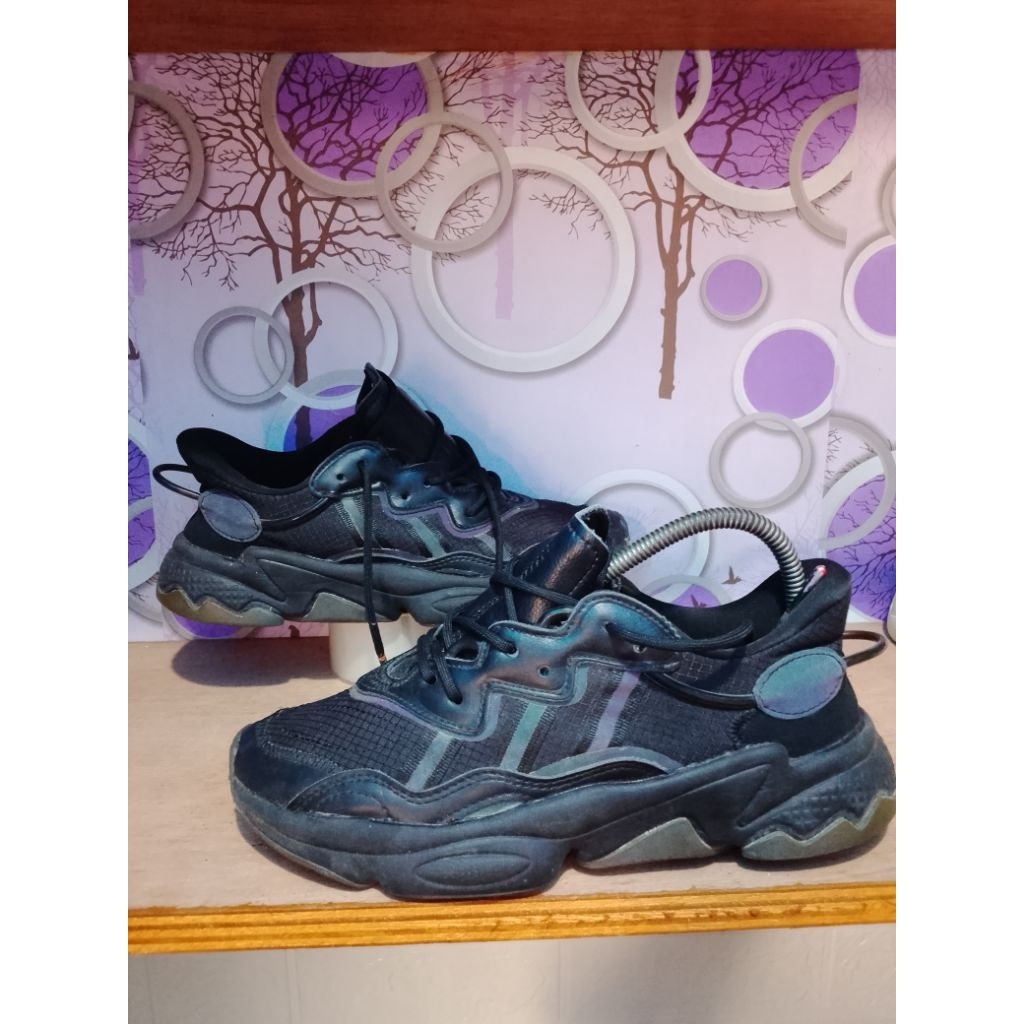 sepatu second ozweego size 39,5 reflektif bunglon