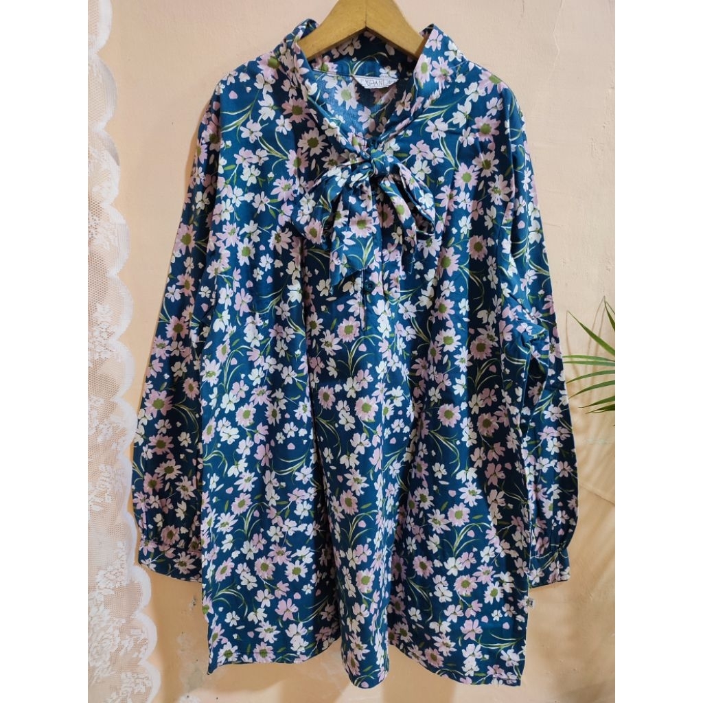 Expand Atasan Wanita Preloved