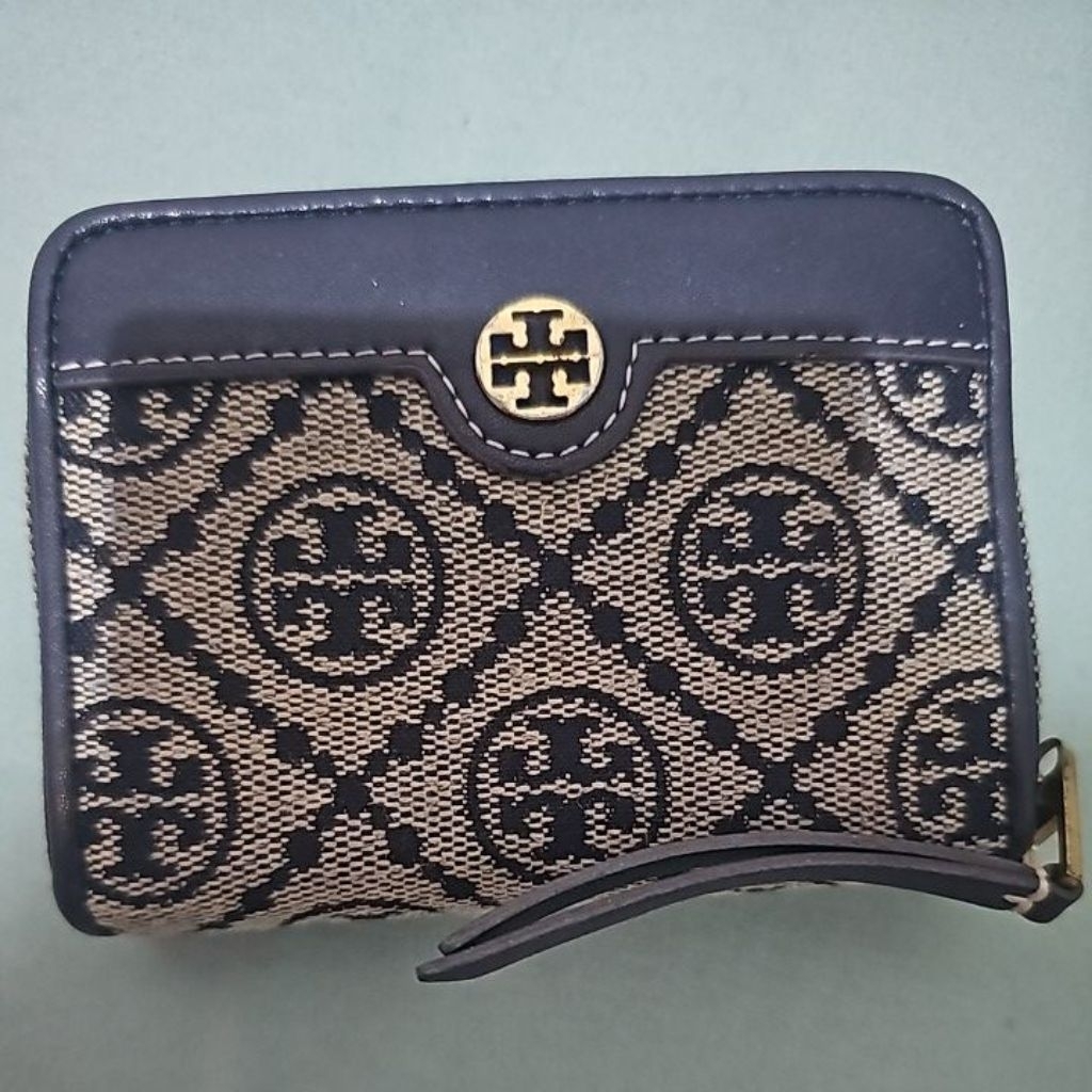 preloved good condition Tory Burch* card wallet navy monogrampreloved good condition Tory Burch* car